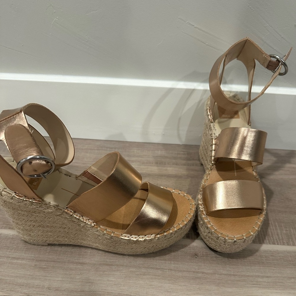 Women’s Dolce Vita Wedge Sandal Size 7.5 Rose Gold
